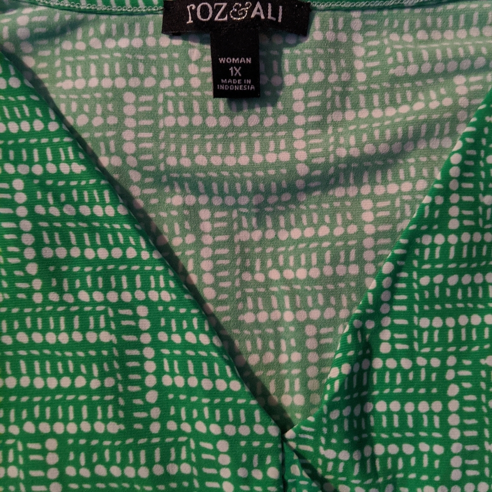 Women's size 1x green sleeveless top